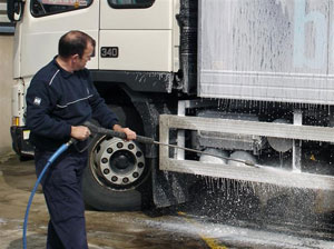 Sarasota and Bradenton Truck Washing,Semi pressure washing, vehicle auction car washing, dealer car wash, dealer detailing